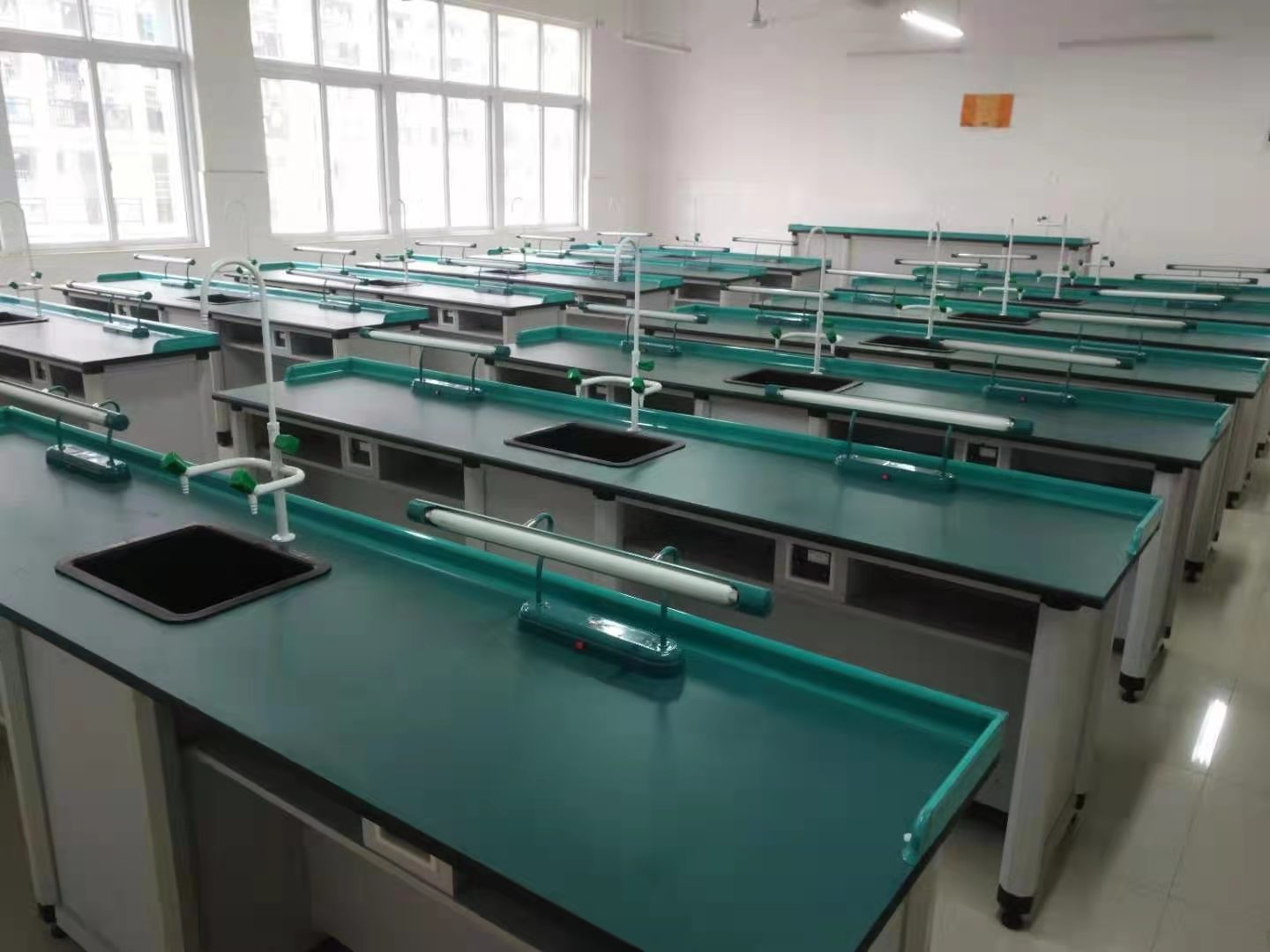 初高（gāo）中理化生普通實驗室