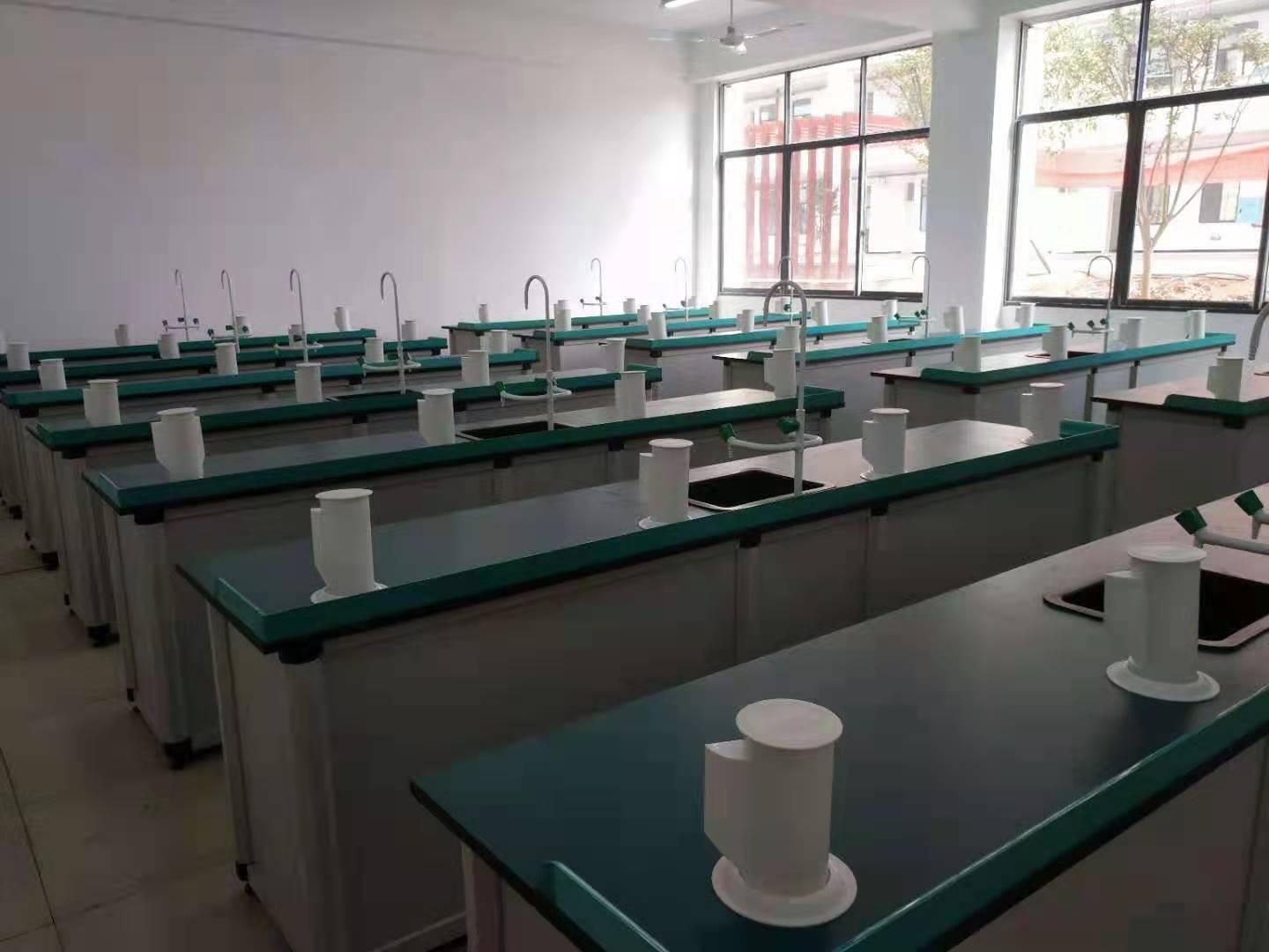 初高中理化生（shēng）普通實驗室